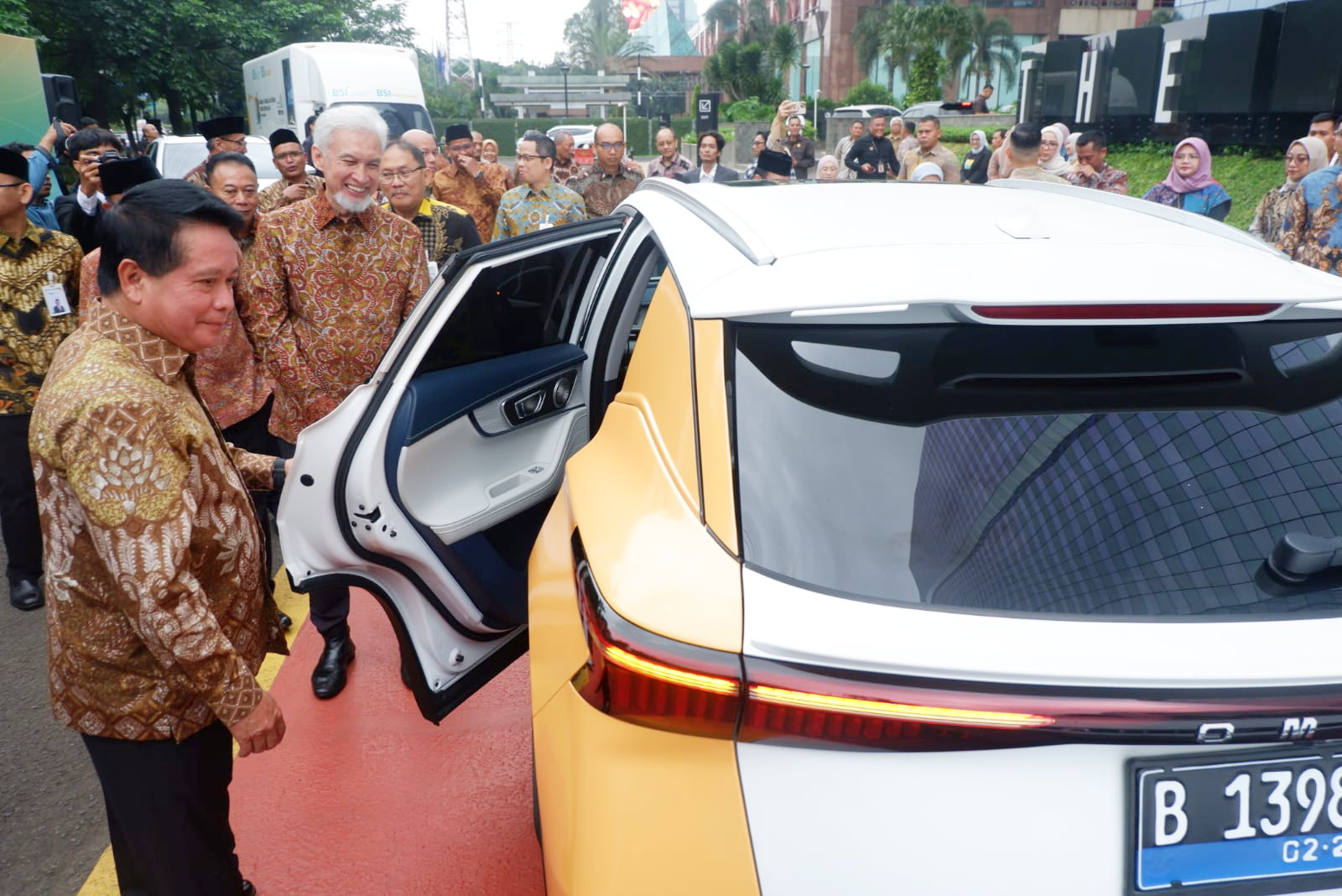 Komitmen Lingkungan BSI: Kendaraan Listrik dan Digital Carbon Tracking Diluncurkan
