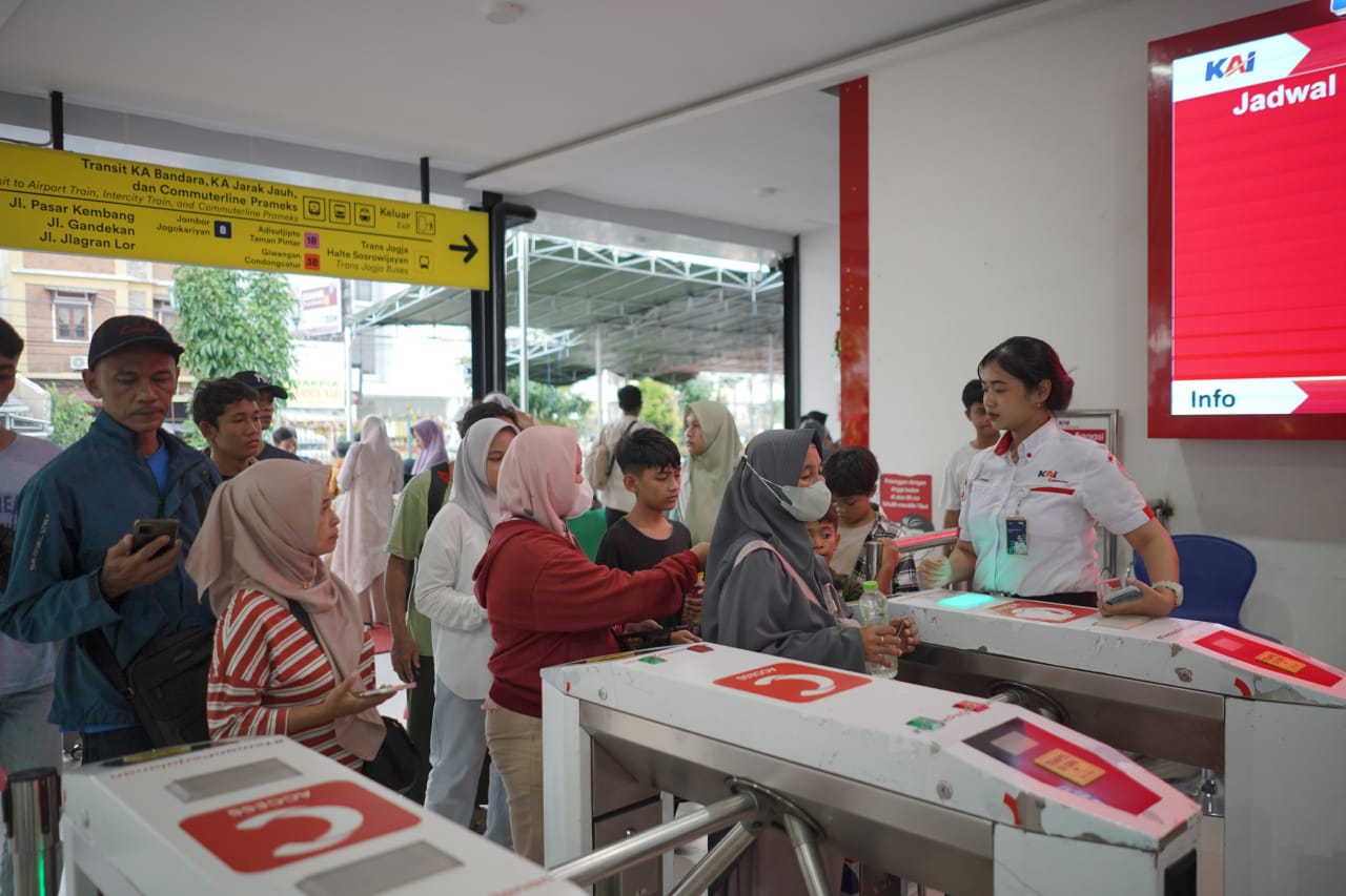 KAI Commuter Layani Jutaan Pengguna Selama Lebaran dengan Rekor Baru