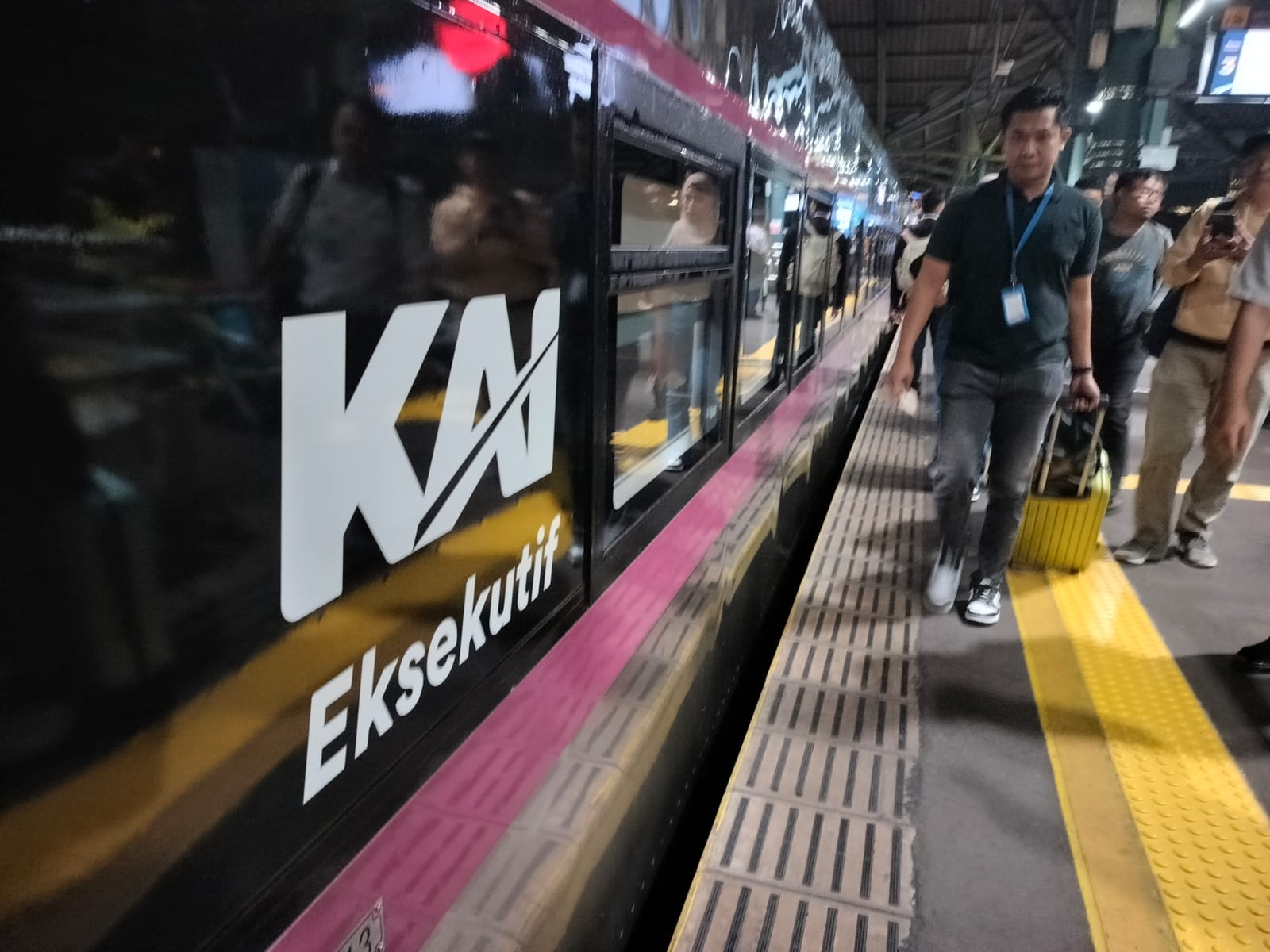 KAI Yogyakarta-Gambir Paskah Solusi Liburan Hemat dan Efisien