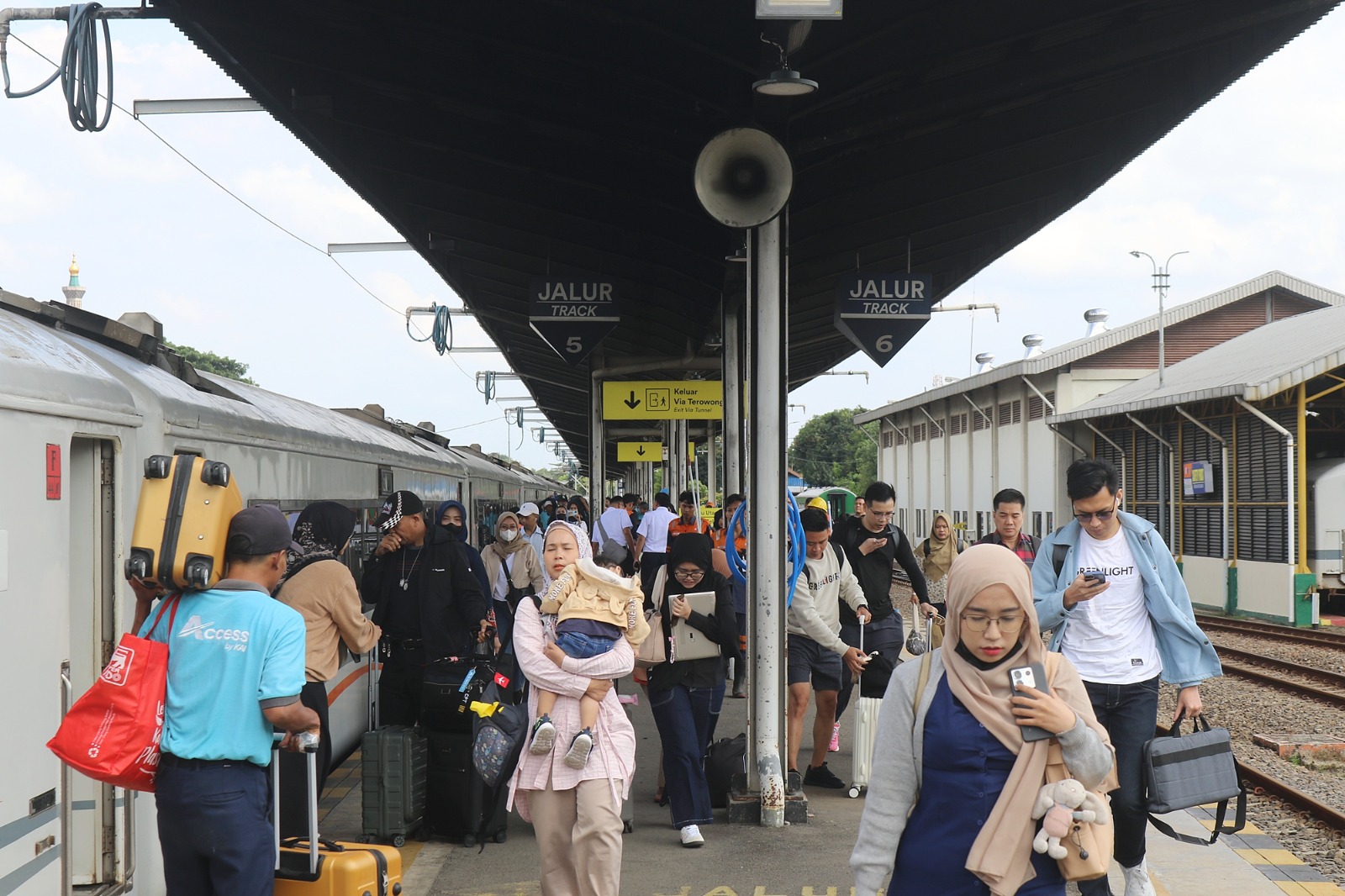 Promo Diskon Kereta Api Gunung Jati dan Cakrabuana untuk Mudik Lebaran