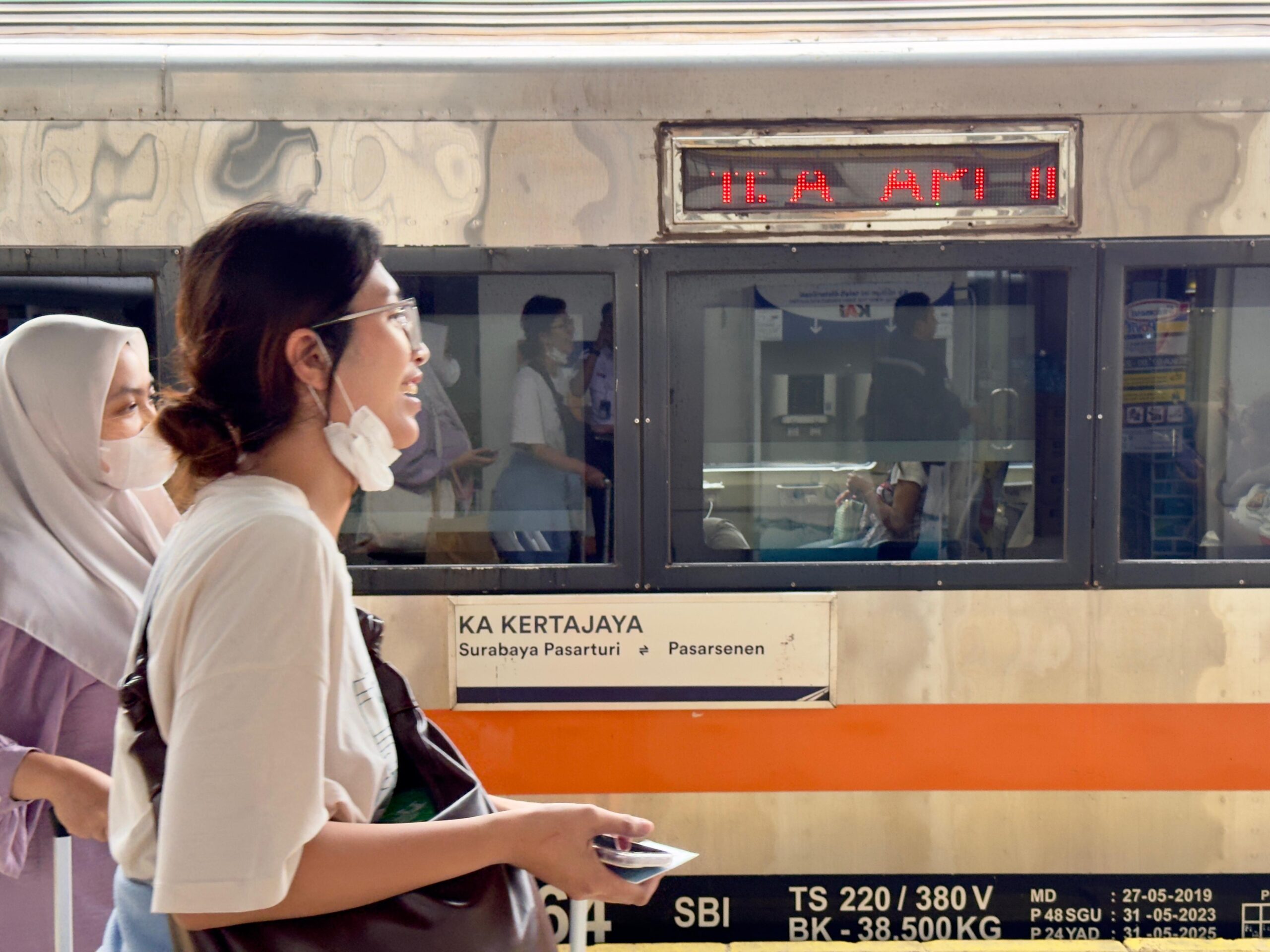 Bekasi Catat Rekor Keberangkatan Penumpang Tertinggi di Masa Angleb 2025