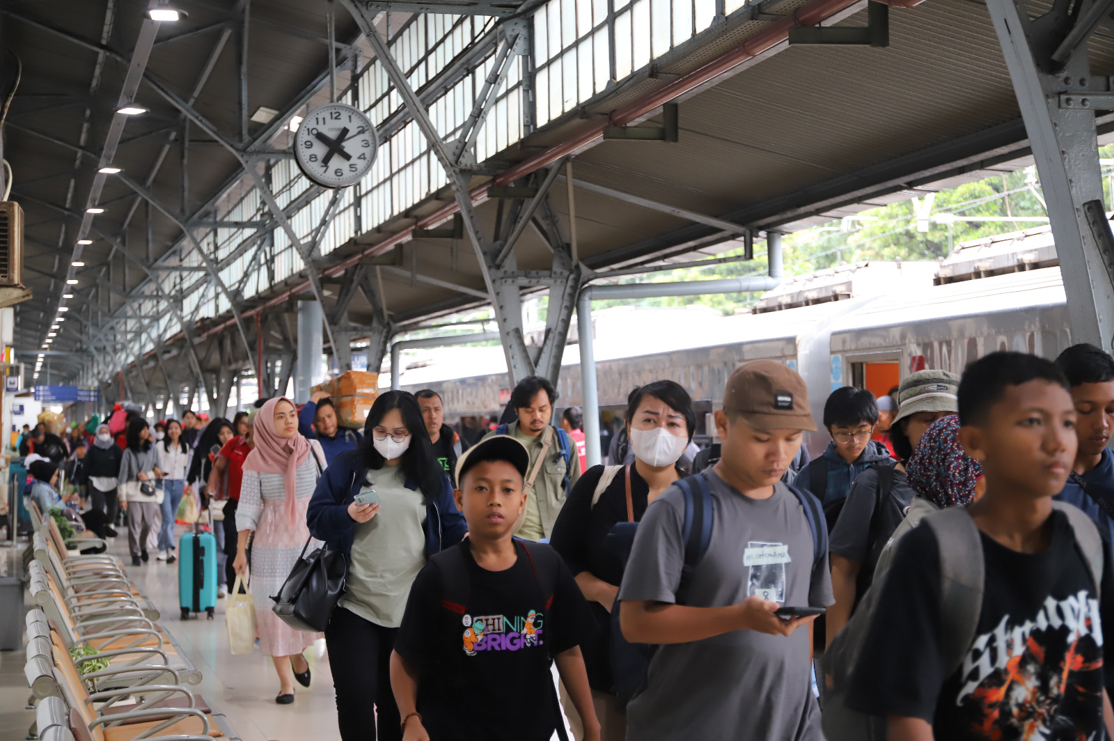 KAI Catat Belasan Juta Penumpang Selama Angkutan Lebaran