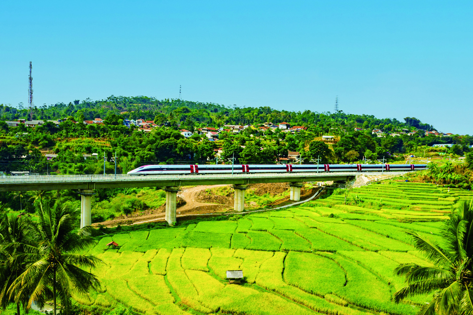Wisatawan Global Padati Whoosh KAI, Promosi Pariwisata Berbuah Hasil