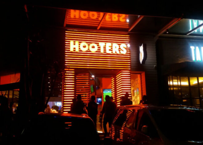 Waralaba Hooters Resmi Ajukan Bangkrut
