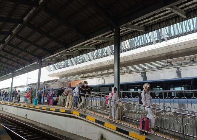 (Foto) Lonjakan Penumpang Tunjukkan Kepercayaan Tinggi terhadap Layanan KAI