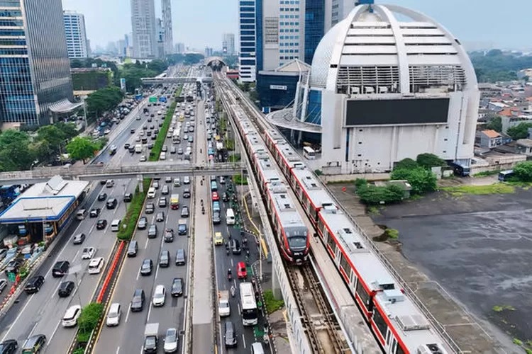 (VIDEO) Stasiun Harjamukti dan Cikoko Jadi Titik Sibuk LRT Jabodebek Saat Rekor Waisak