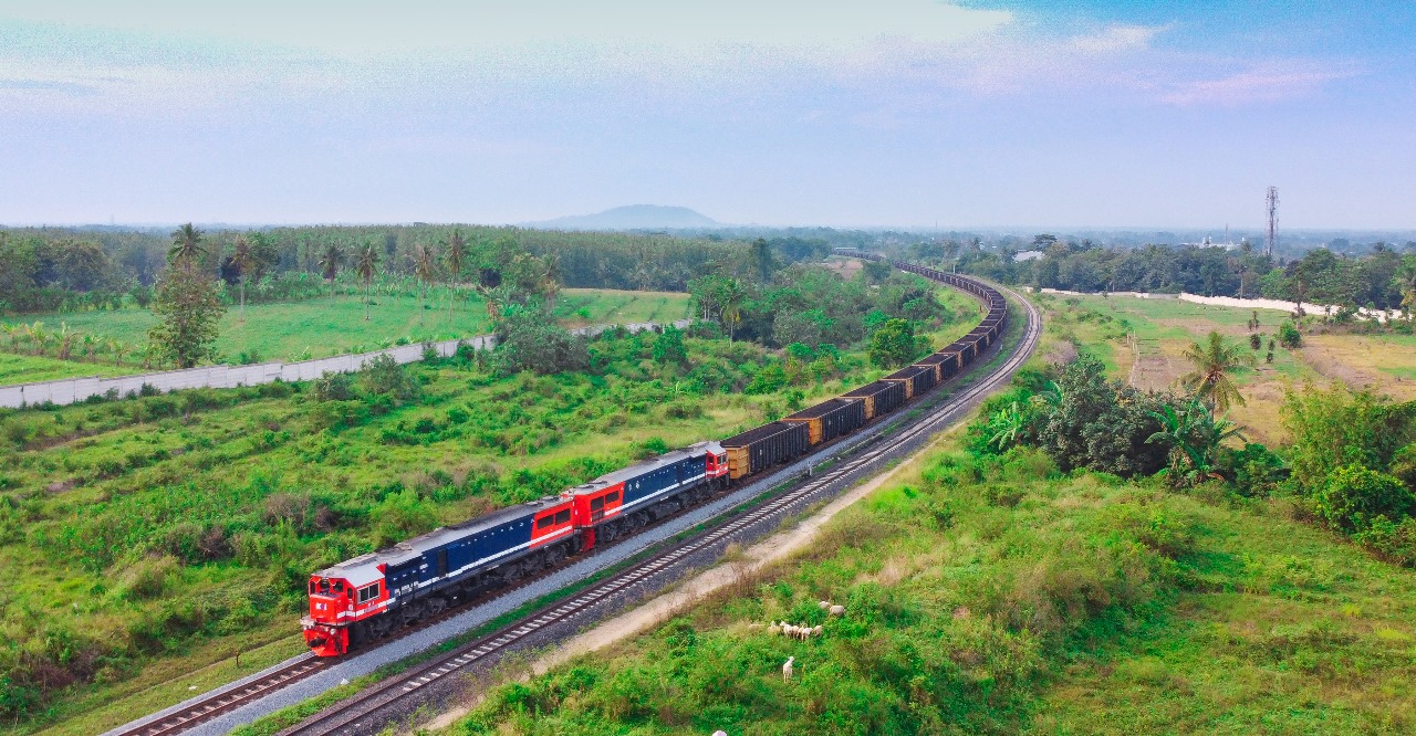 Batu Bara Dominasi, KAI Catat Rekor Angkut 21,6 Juta Ton Barang hingga April 2025