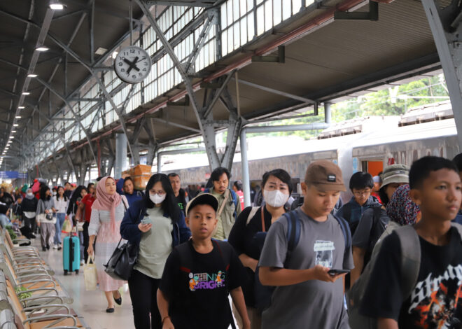 Kereta Api Indonesia  Melayani 421 Juta Pelanggan dengan Tarif PSO